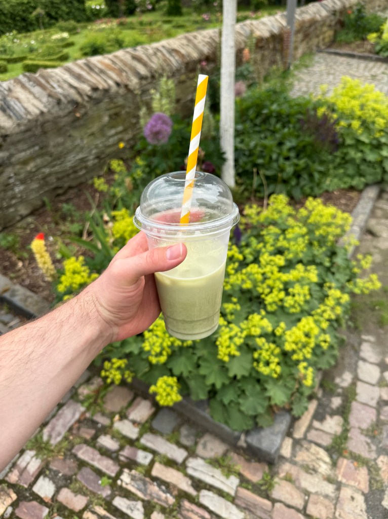 iced matcha latte